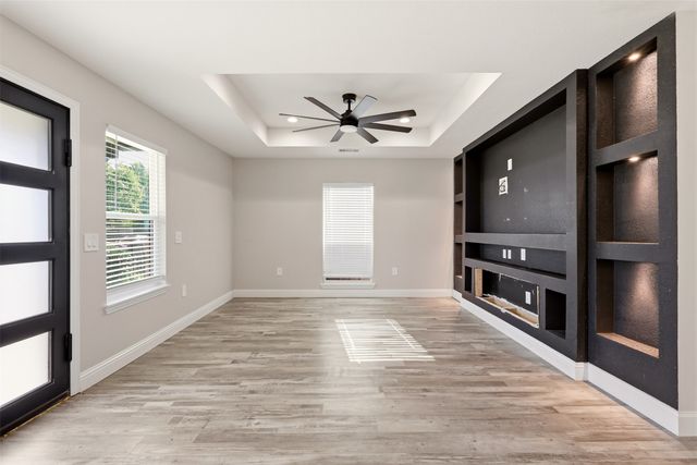 2610 Sharon Street, Dallas, TX 75211