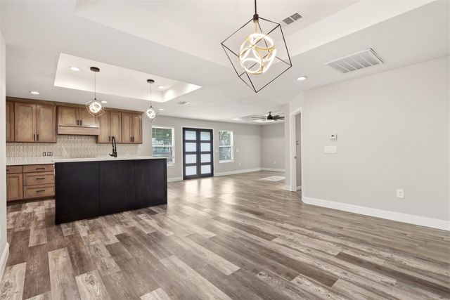 2610 Sharon Street, Dallas, TX 75211