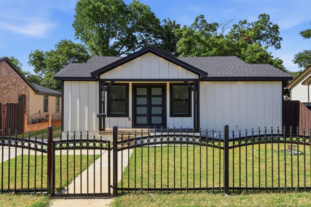2610 Sharon Street, Dallas, TX 75211