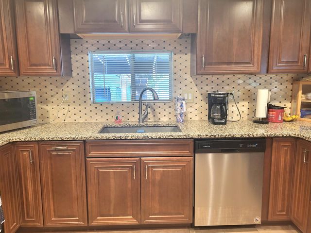 6226 E Evans Creek Road UNIT 15, Rogue River, OR 97537