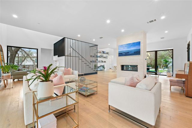 308 Briarwood TRL, Austin, TX 78746