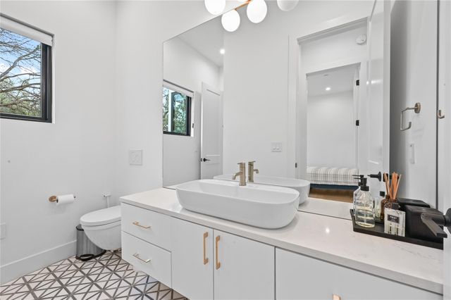 308 Briarwood TRL, Austin, TX 78746