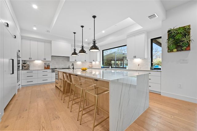 308 Briarwood TRL, Austin, TX 78746