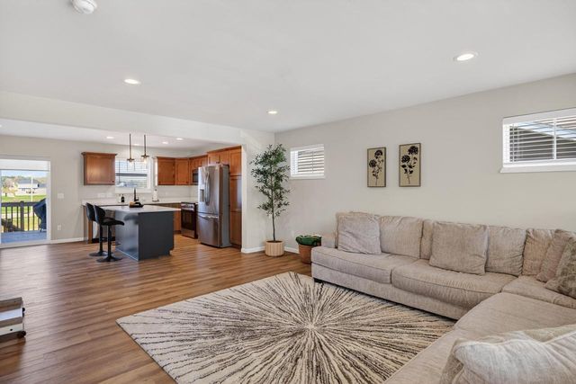 816 Blue Crane Run, Verona, WI 53593