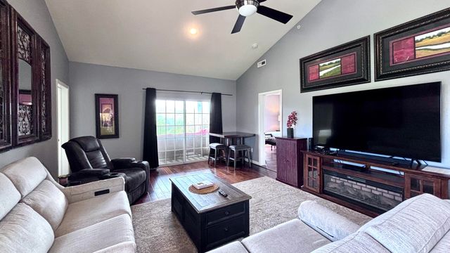 310 S Wildwood Drive Bldg 7 Unit 7, Branson, MO 65616
