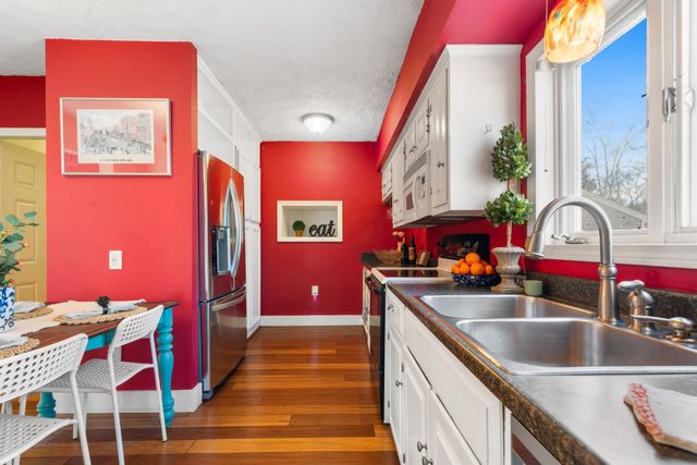 31 Lincoln Avenue, Nashua, NH 03060