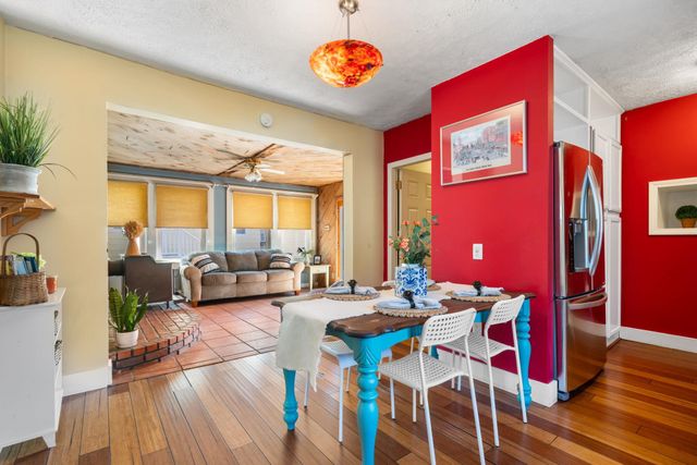 31 Lincoln Avenue, Nashua, NH 03060