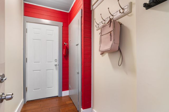 31 Lincoln Avenue, Nashua, NH 03060