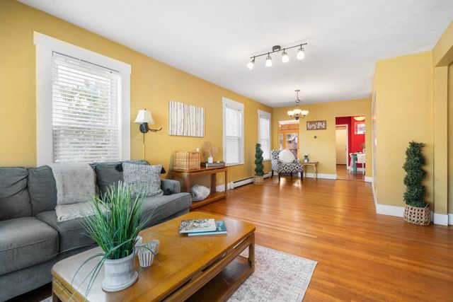 31 Lincoln Avenue, Nashua, NH 03060