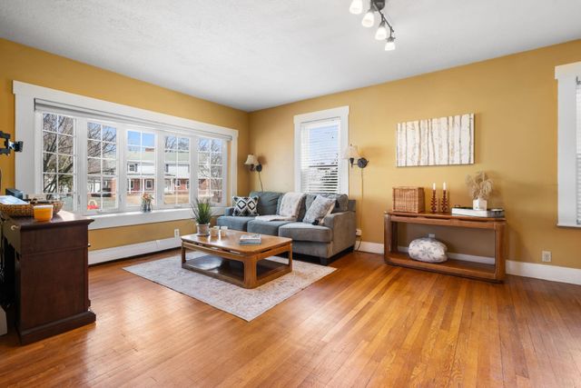 31 Lincoln Avenue, Nashua, NH 03060