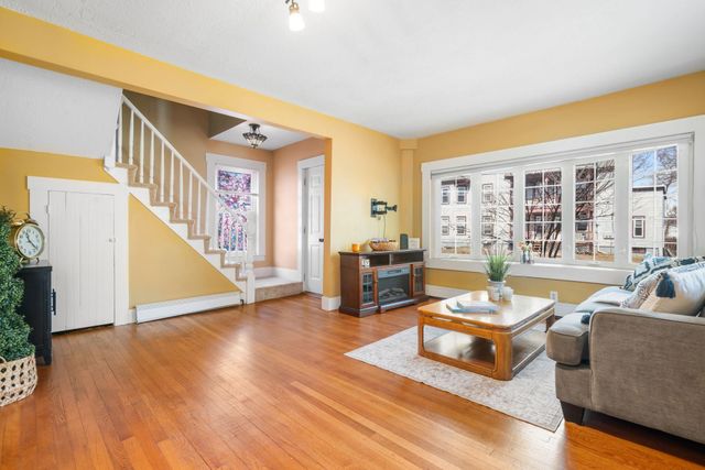 31 Lincoln Avenue, Nashua, NH 03060