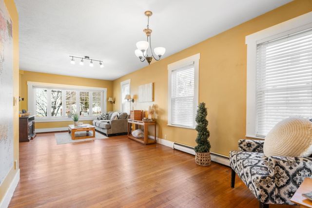 31 Lincoln Avenue, Nashua, NH 03060