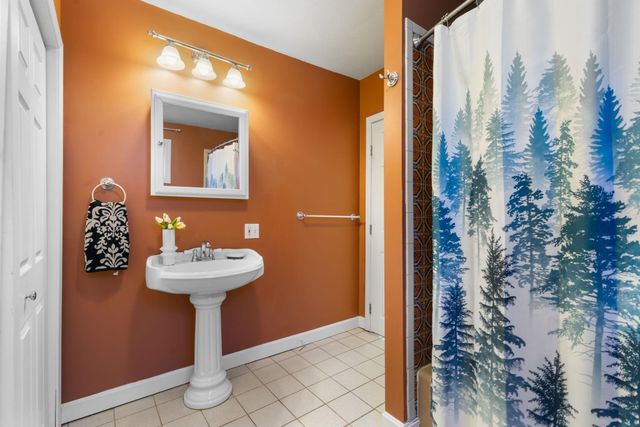 31 Lincoln Avenue, Nashua, NH 03060