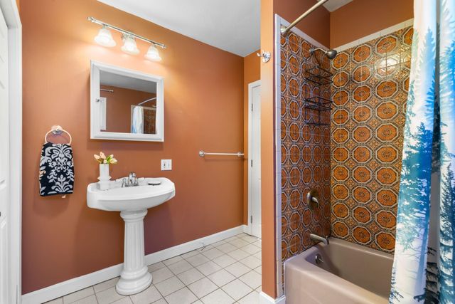 31 Lincoln Avenue, Nashua, NH 03060