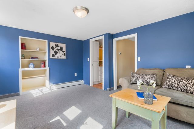 31 Lincoln Avenue, Nashua, NH 03060