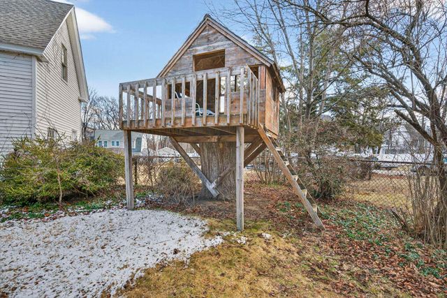 31 Lincoln Avenue, Nashua, NH 03060