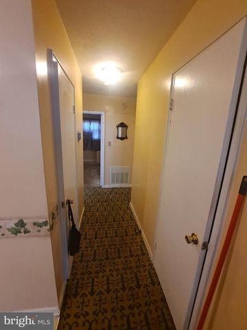 6704 HAMILTON ST, Riverdale, MD 20737