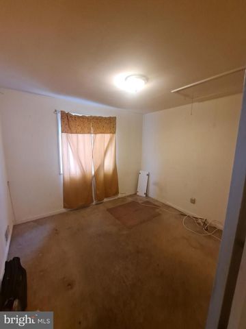 6704 HAMILTON ST, Riverdale, MD 20737