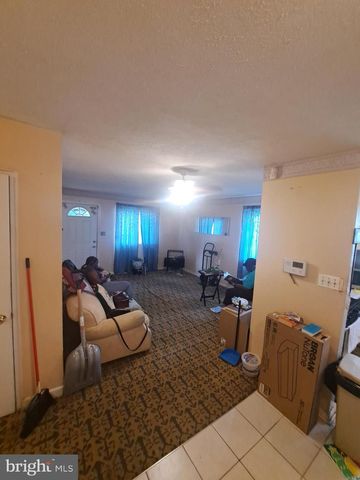 6704 HAMILTON ST, Riverdale, MD 20737