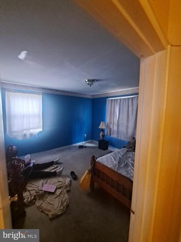 6704 HAMILTON ST, Riverdale, MD 20737