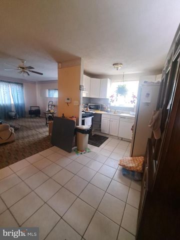 6704 HAMILTON ST, Riverdale, MD 20737