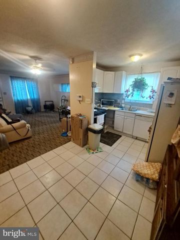 6704 HAMILTON ST, Riverdale, MD 20737