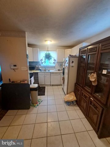 6704 HAMILTON ST, Riverdale, MD 20737