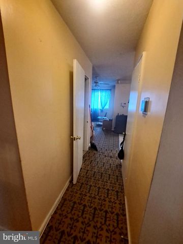 6704 HAMILTON ST, Riverdale, MD 20737