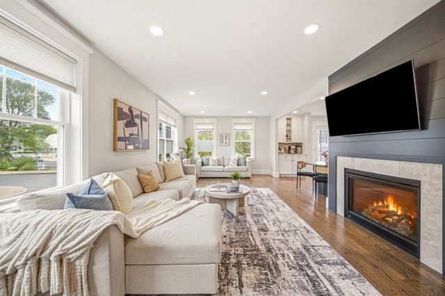 4 Boynton St 1, Waltham, MA 02453