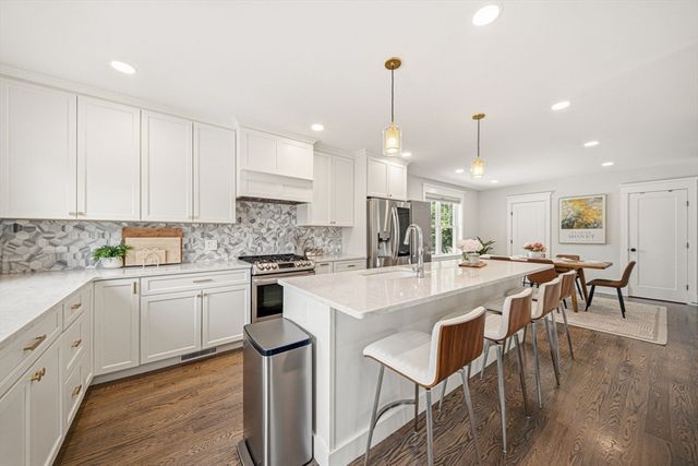 4 Boynton St 1, Waltham, MA 02453