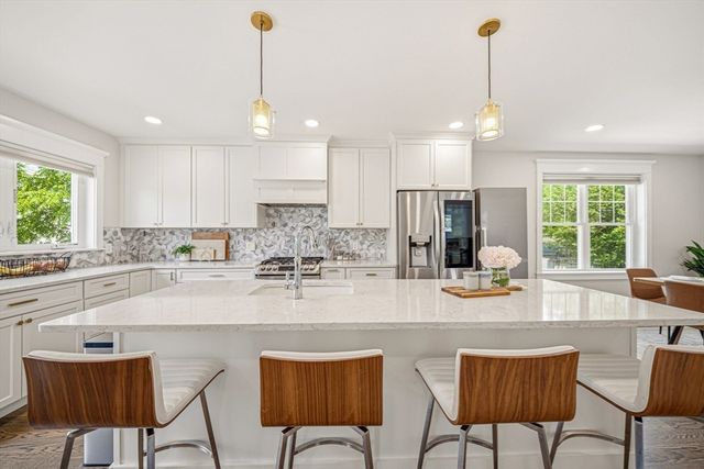 4 Boynton St 1, Waltham, MA 02453