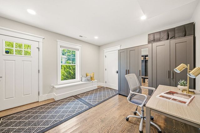 4 Boynton St 1, Waltham, MA 02453