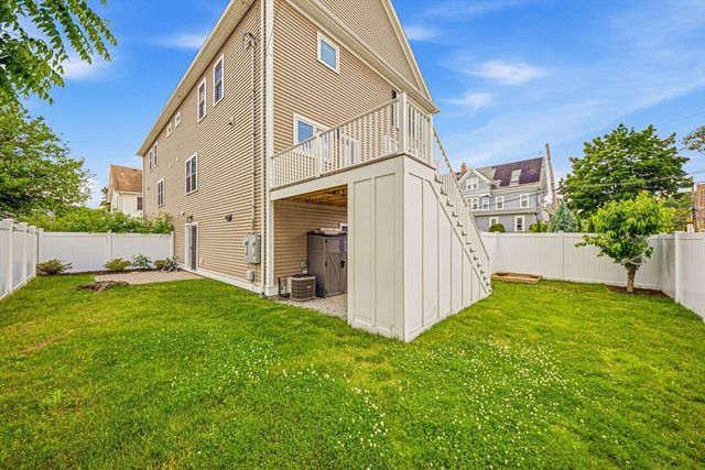 4 Boynton St 1, Waltham, MA 02453