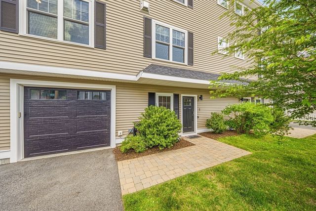 4 Boynton St 1, Waltham, MA 02453