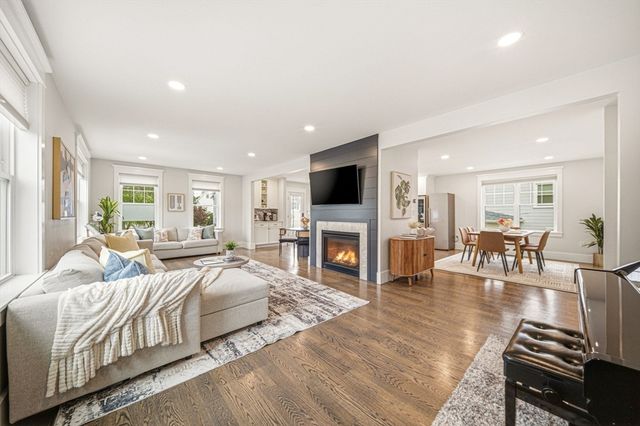 4 Boynton St 1, Waltham, MA 02453
