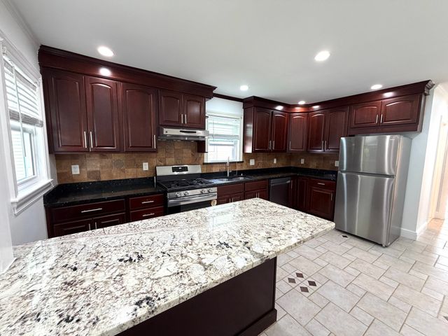 2329 Centre Street. 1, Boston, MA 02132