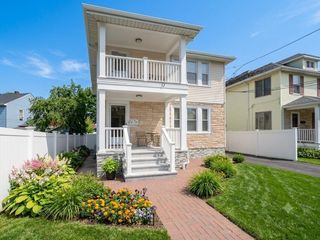 2329 Centre Street. 1, Boston, MA 02132