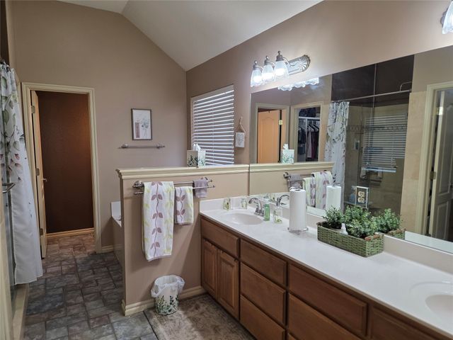 8220 Overlook Trail, Claremore, OK 74019