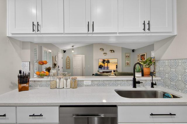 4110 W MANGO AVENUE, Tampa, FL 33616