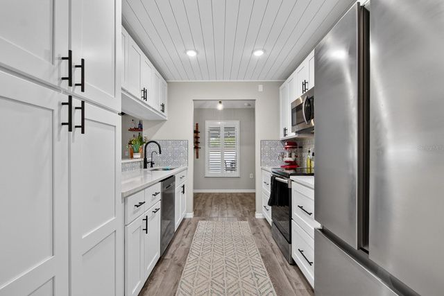 4110 W MANGO AVENUE, Tampa, FL 33616