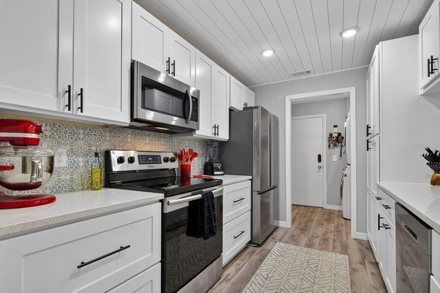 4110 W MANGO AVENUE, Tampa, FL 33616