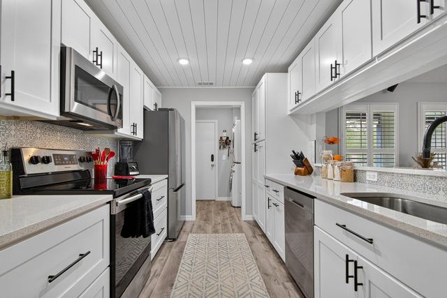 4110 W MANGO AVENUE, Tampa, FL 33616