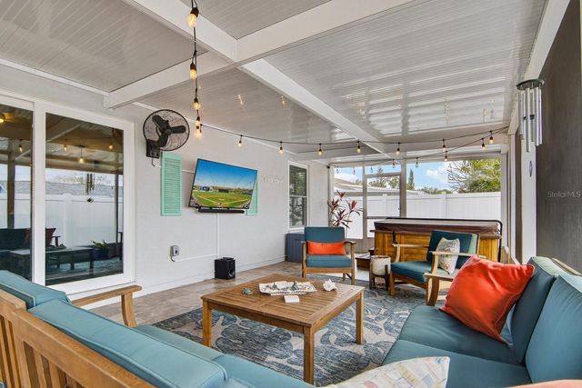 4110 W MANGO AVENUE, Tampa, FL 33616