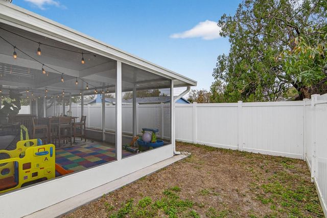 4110 W MANGO AVENUE, Tampa, FL 33616