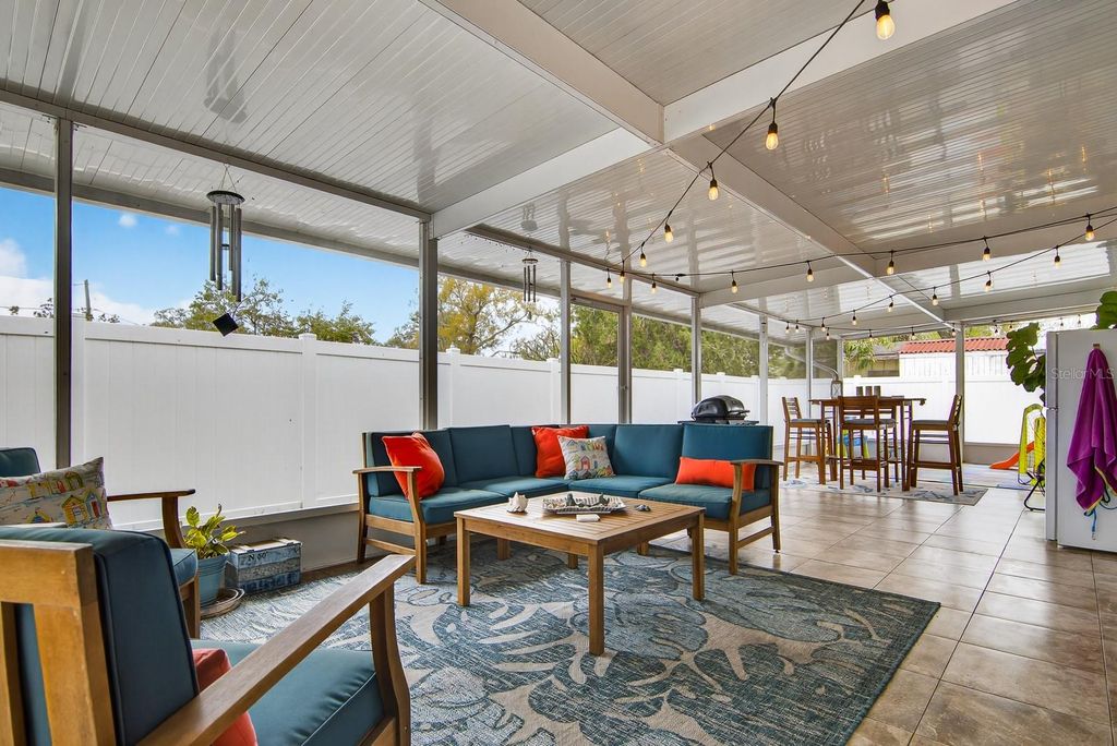 Image 35 of property listing at 4110 W MANGO AVENUE, Tampa, FL 33616