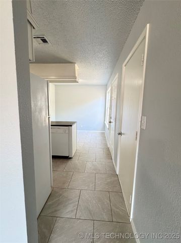 802 W 23rd Place N A&B, Claremore, OK 74017