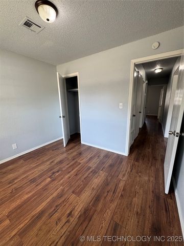 802 W 23rd Place N A&B, Claremore, OK 74017