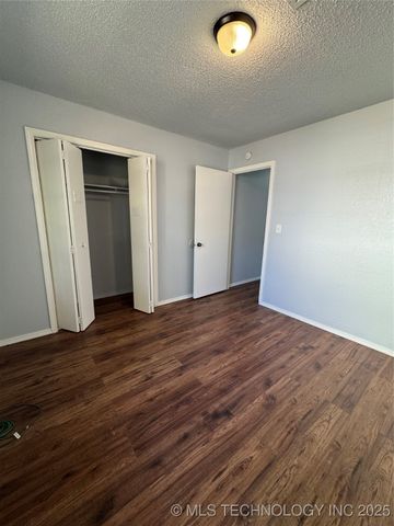 802 W 23rd Place N A&B, Claremore, OK 74017