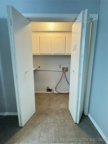 802 W 23rd Place N A&B, Claremore, OK 74017