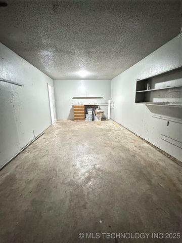 802 W 23rd Place N A&B, Claremore, OK 74017